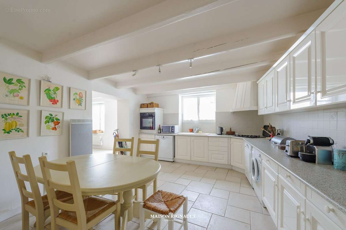Maison 93 m² à La Couarde-Sur-Mer  - photo 9