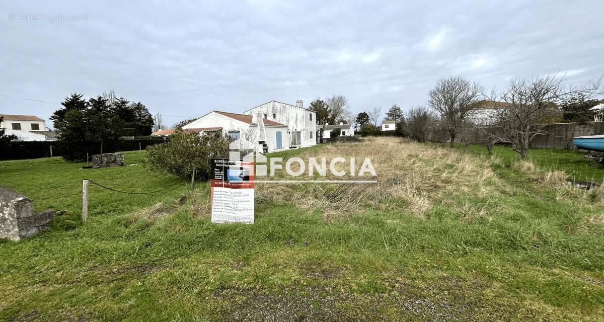 Terrain à LA GUERINIERE