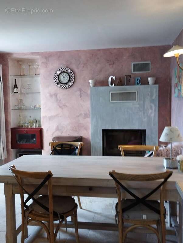 Appartement à COURSEGOULES