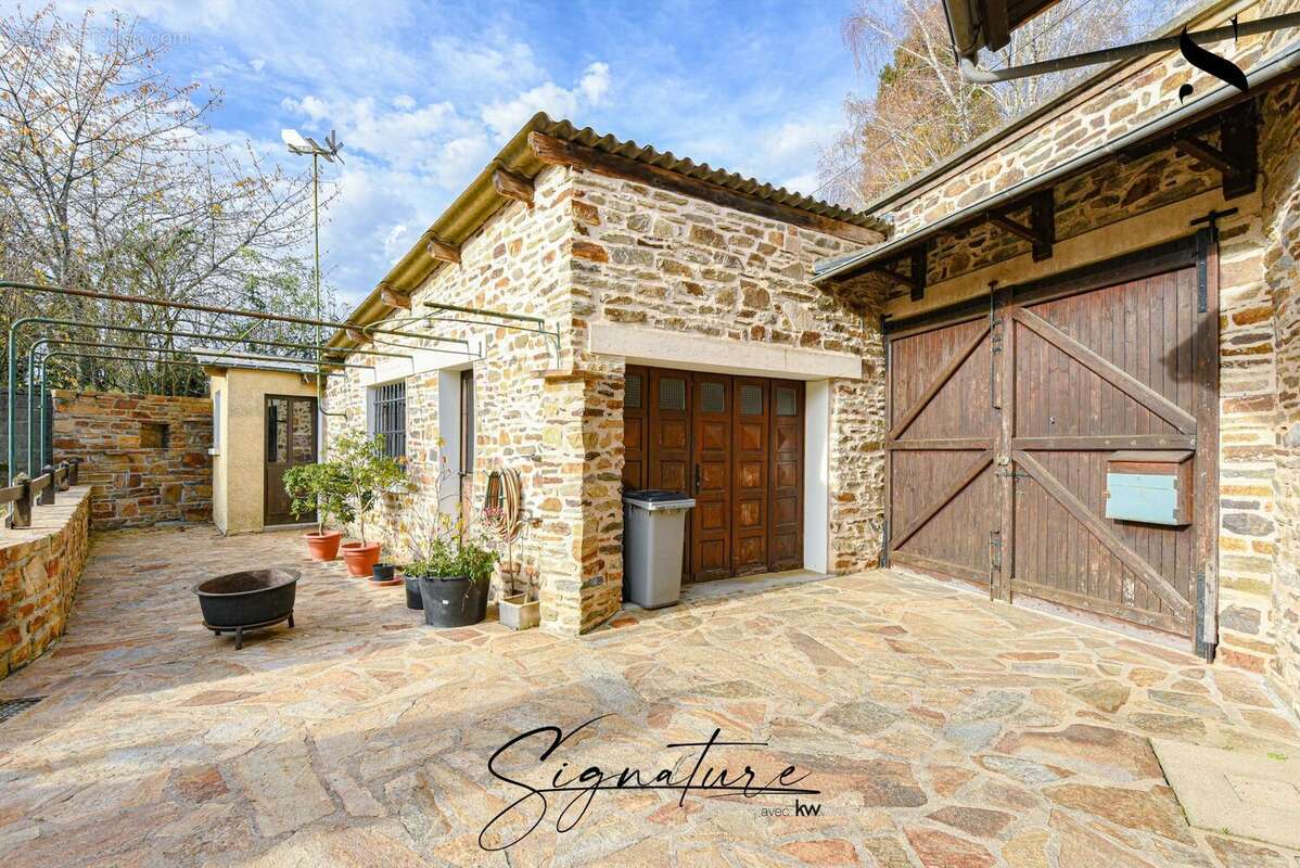 Maison à SAINT-YRIEIX-LA-PERCHE