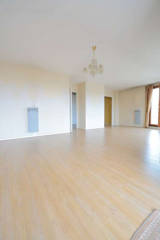 Appartement à SAINT-MAUR-DES-FOSSES