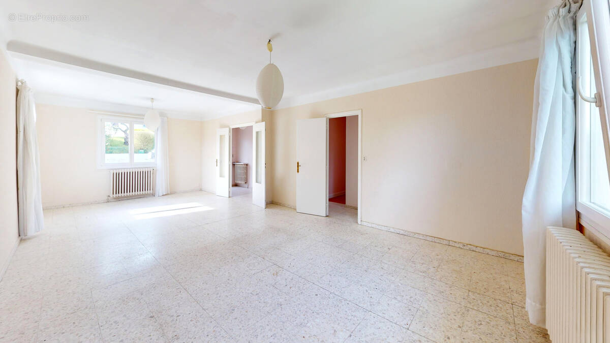 Maison à SAINT-PIERRE-D'IRUBE