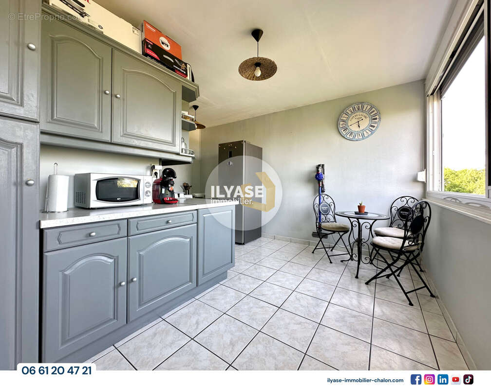 Appartement T4  93 m2  2 balcons  1 garage  1 cave - photo 8
