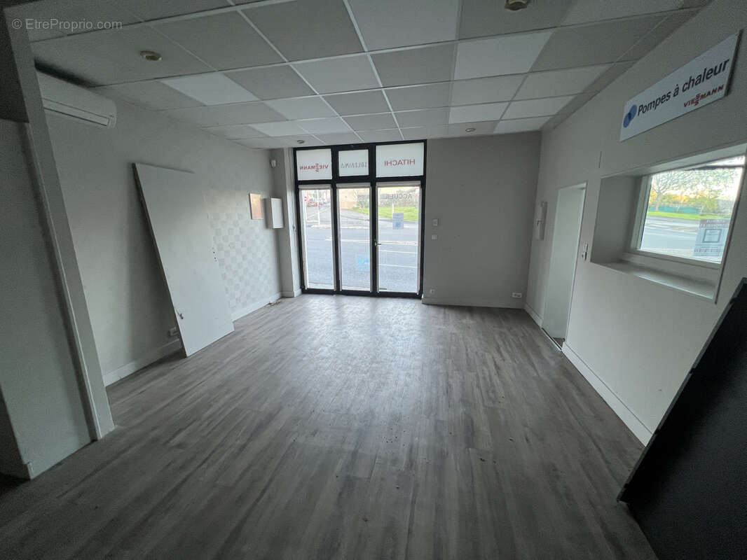 POITIERS : Local Professionnel - photo 2