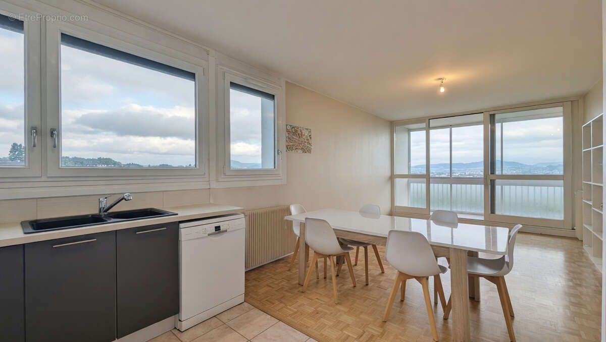 Appartement à SEYNOD