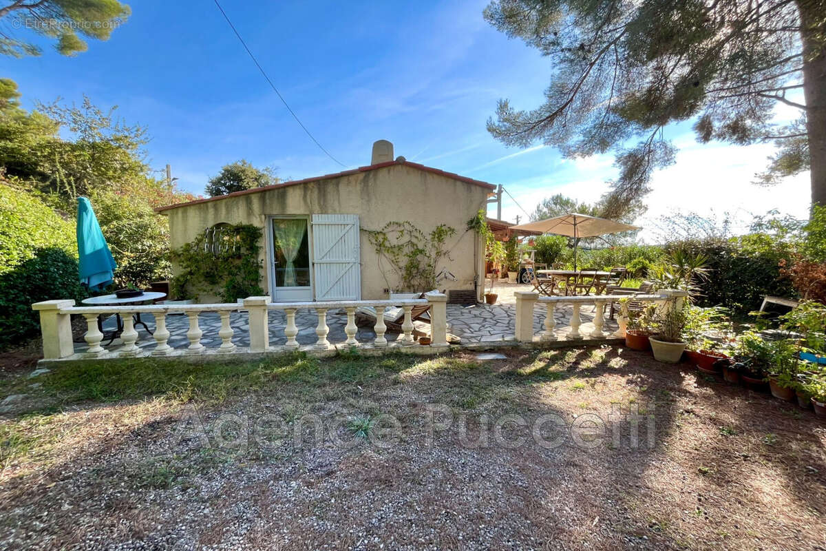 Maison à TOURRETTES-SUR-LOUP