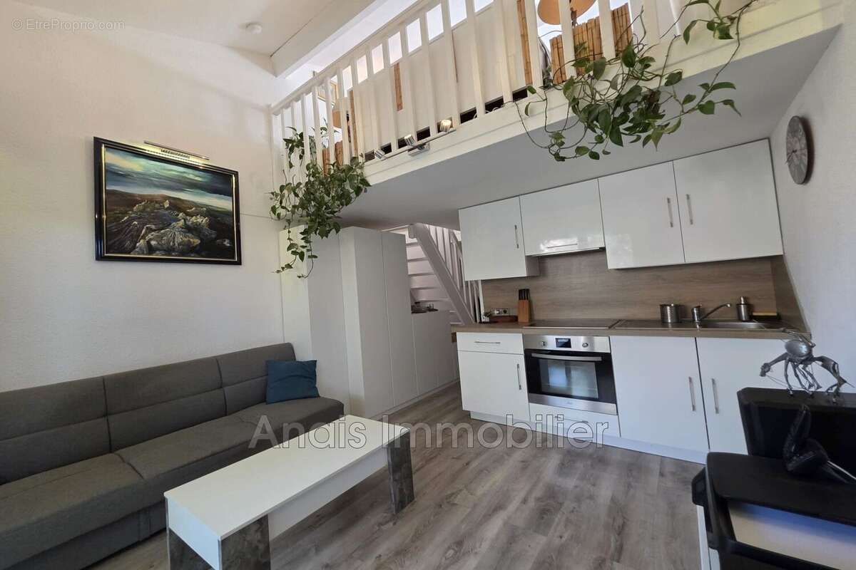 Maison 28 m² à Cogolin  - photo 4