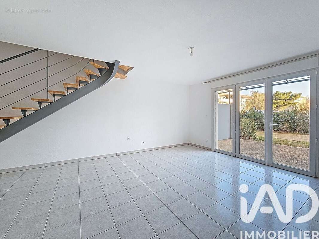 Photo 3 - Appartement à SAINT-MARTIN-DE-CRAU