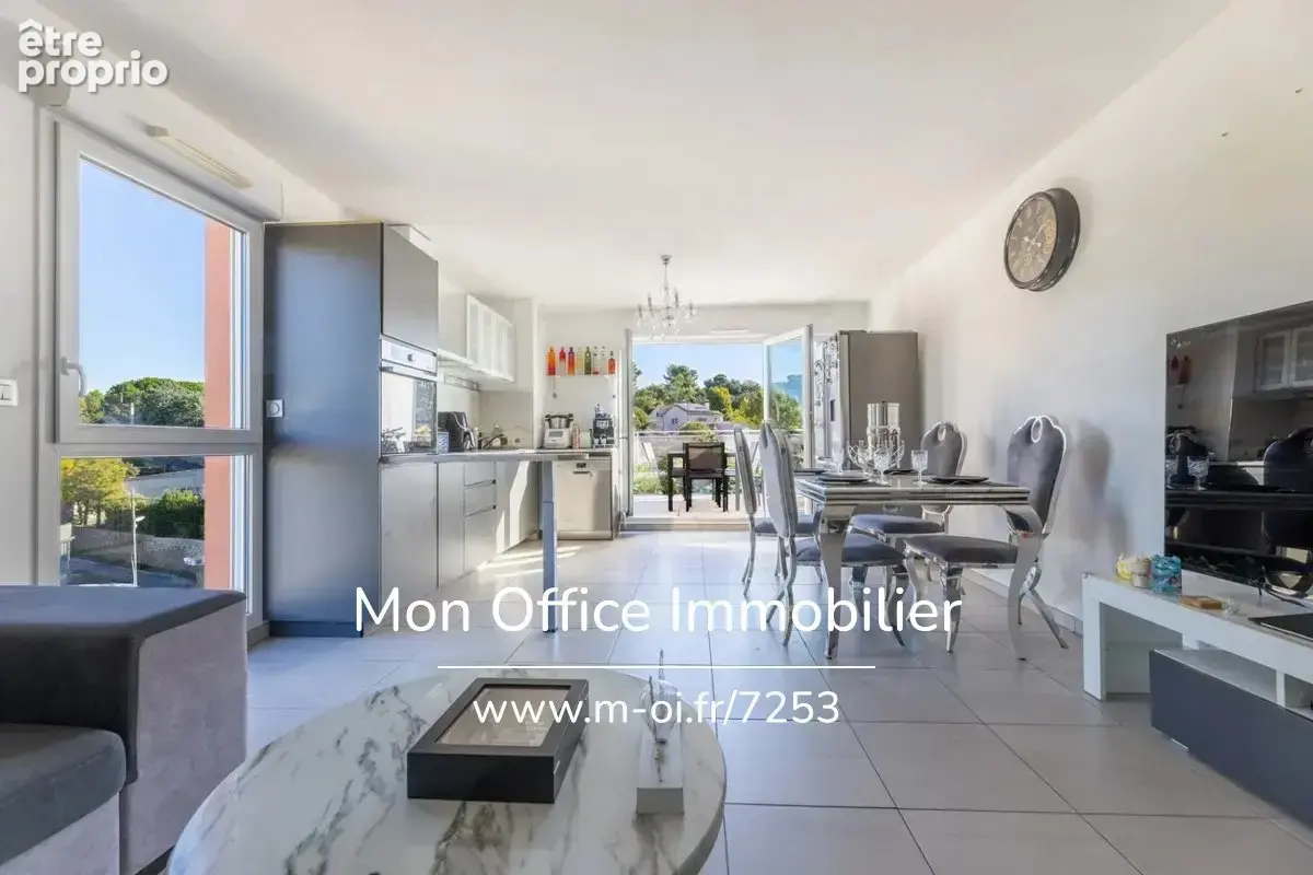 Référence : 7253-MCO - Dernier étage Appartement 3 pièces terrasse et place de parking privative en sous sol - photo 4