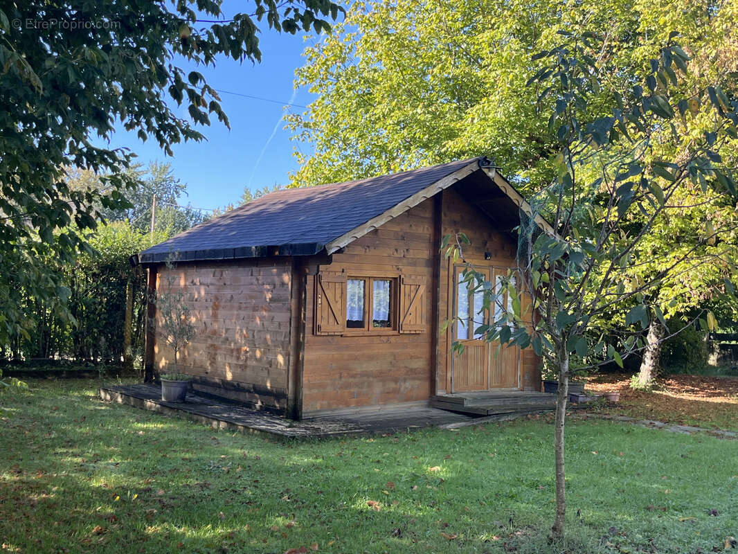 Maison, parc, piscine, dépendances - photo 8