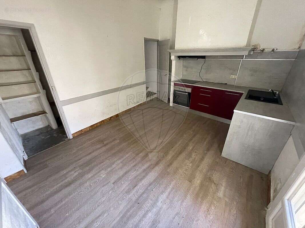 Autre à VERGEZE