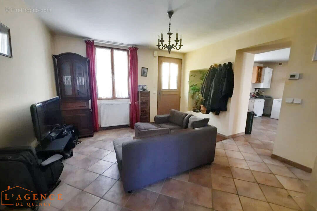 Maison à QUINCY-VOISINS