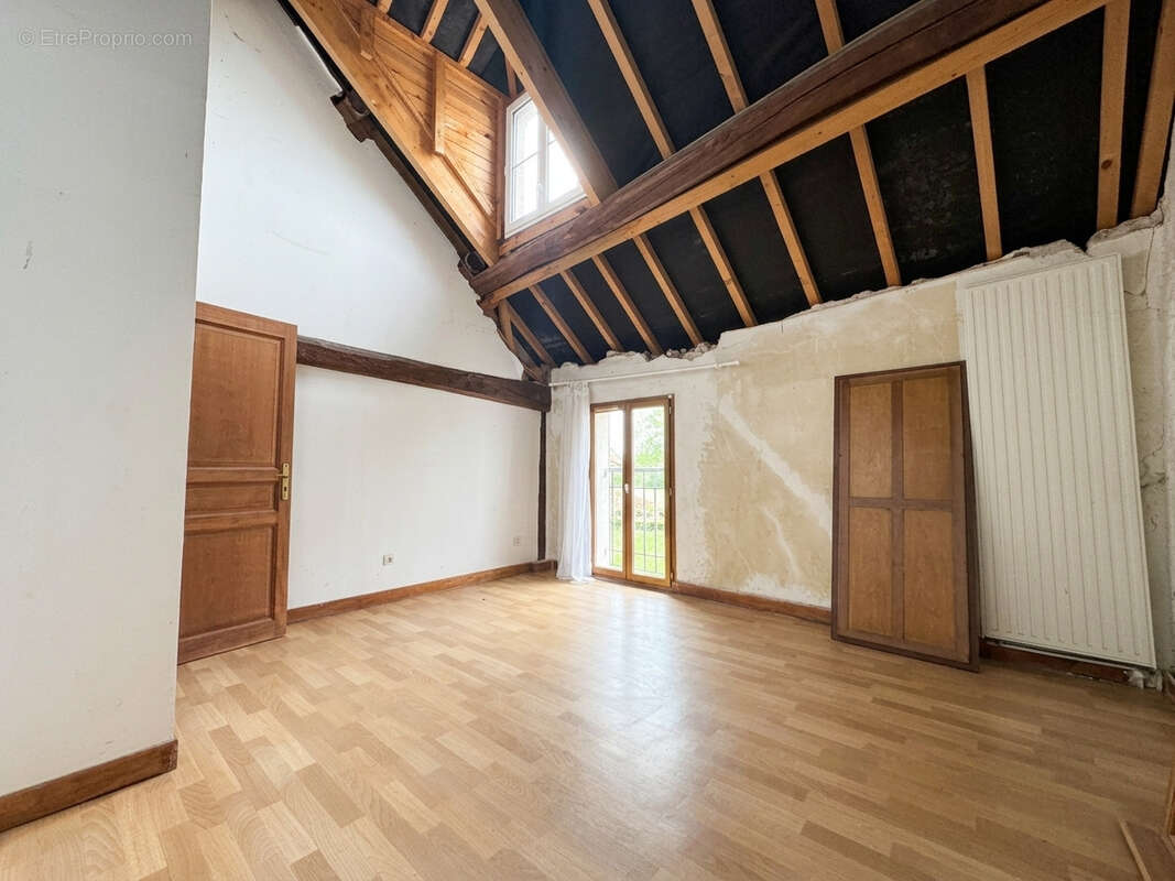 Maison à SERRIS
