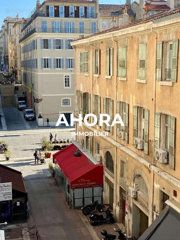 Appartement à MARSEILLE-1E