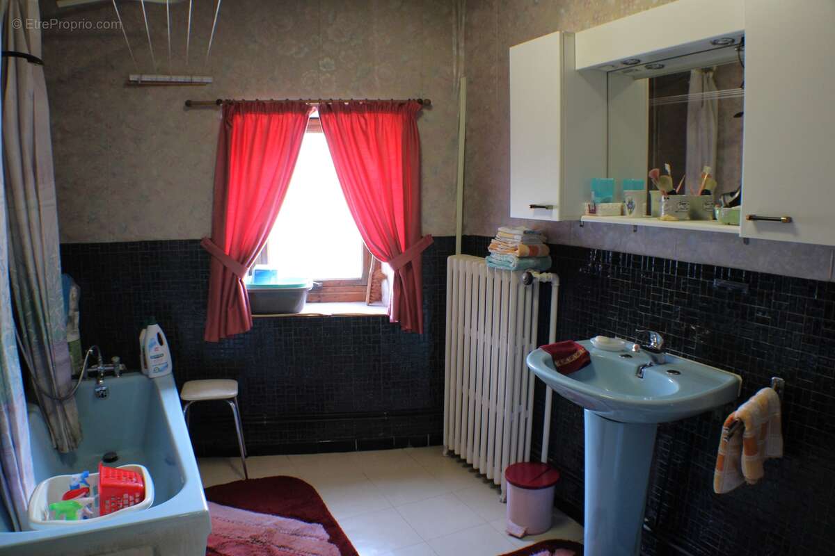 Appartement 185 m² à Fumay  - photo 93