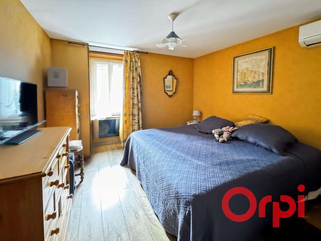 Maison à SAINT-BONNET-TRONCAIS