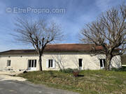 Maison à BRIE-SOUS-CHALAIS