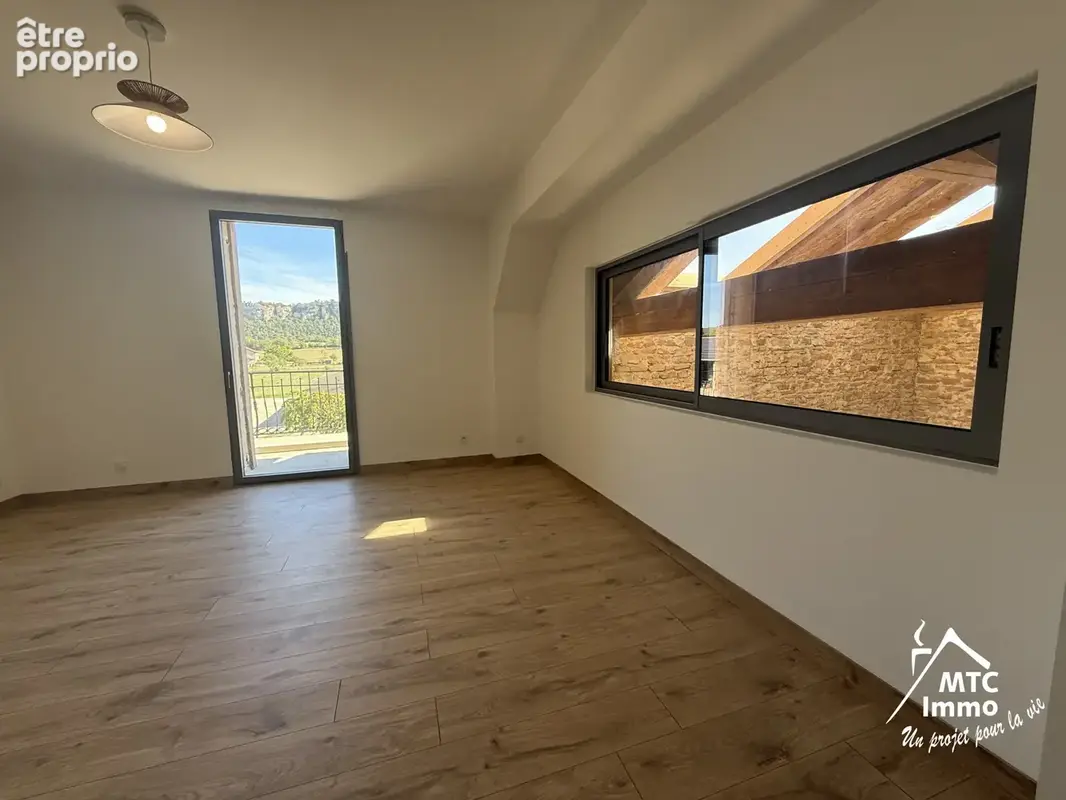 Triplex en pierre 182 m2 type maison de village haut standing 5 chambres piscine - photo 12