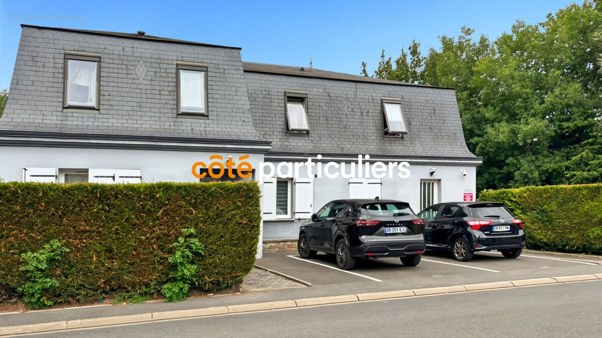 Appartement à MANDRES-LES-ROSES