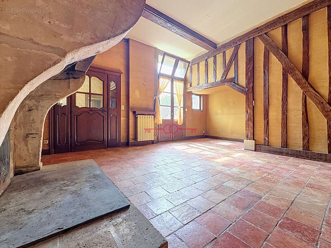 Maison de caractère à rénover Sainte Ménéhould 298 m2 - photo 5