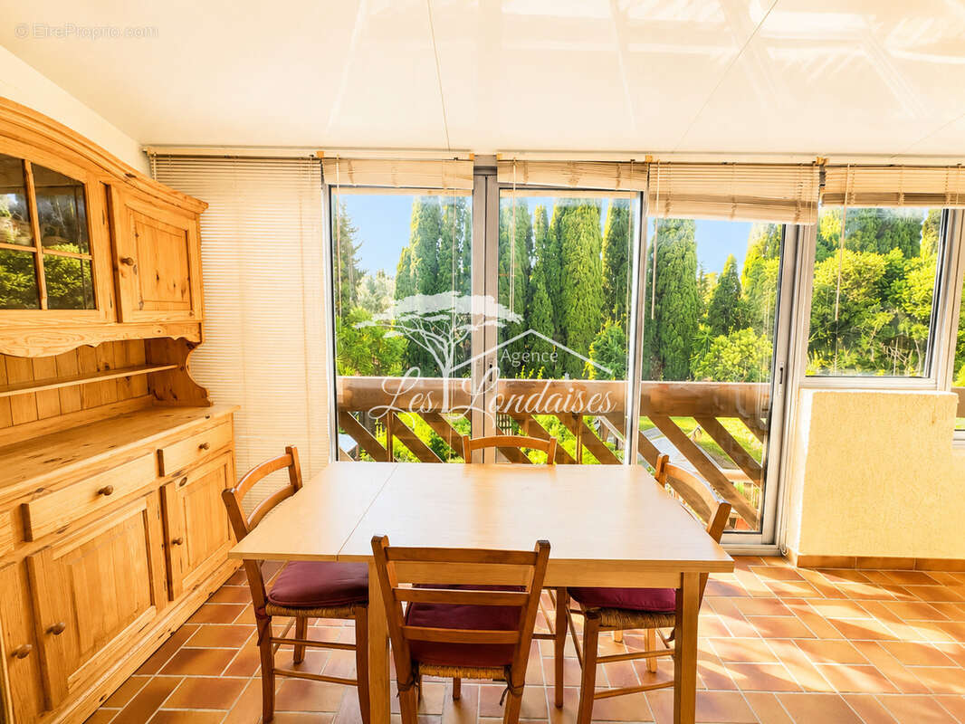 Appartement à LA LONDE-LES-MAURES
