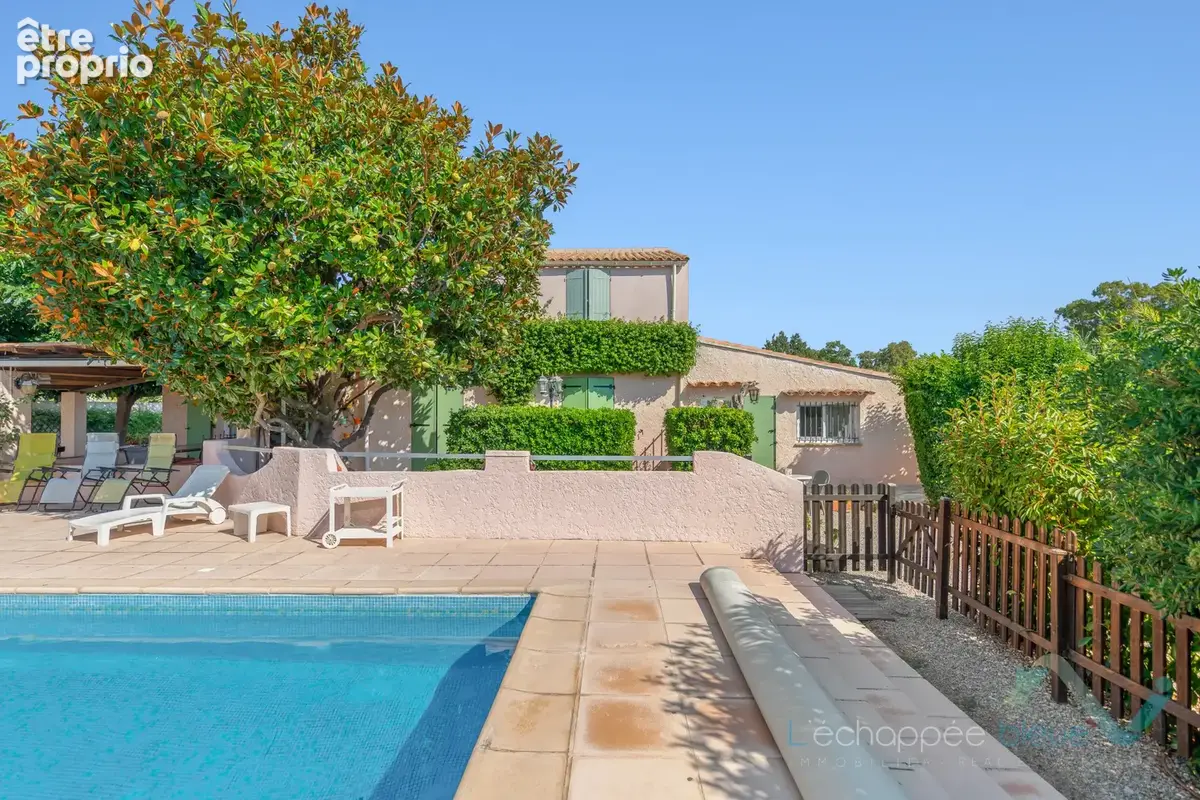 A vendre villa avec piscine pres des plages  la londe les maures  port  de miramar - photo 3