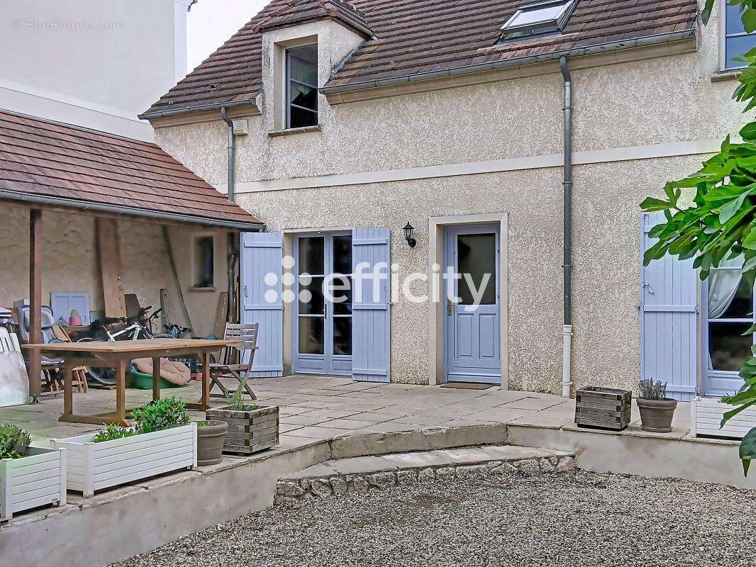 Maison 166 m² à Courdimanche  - photo 2