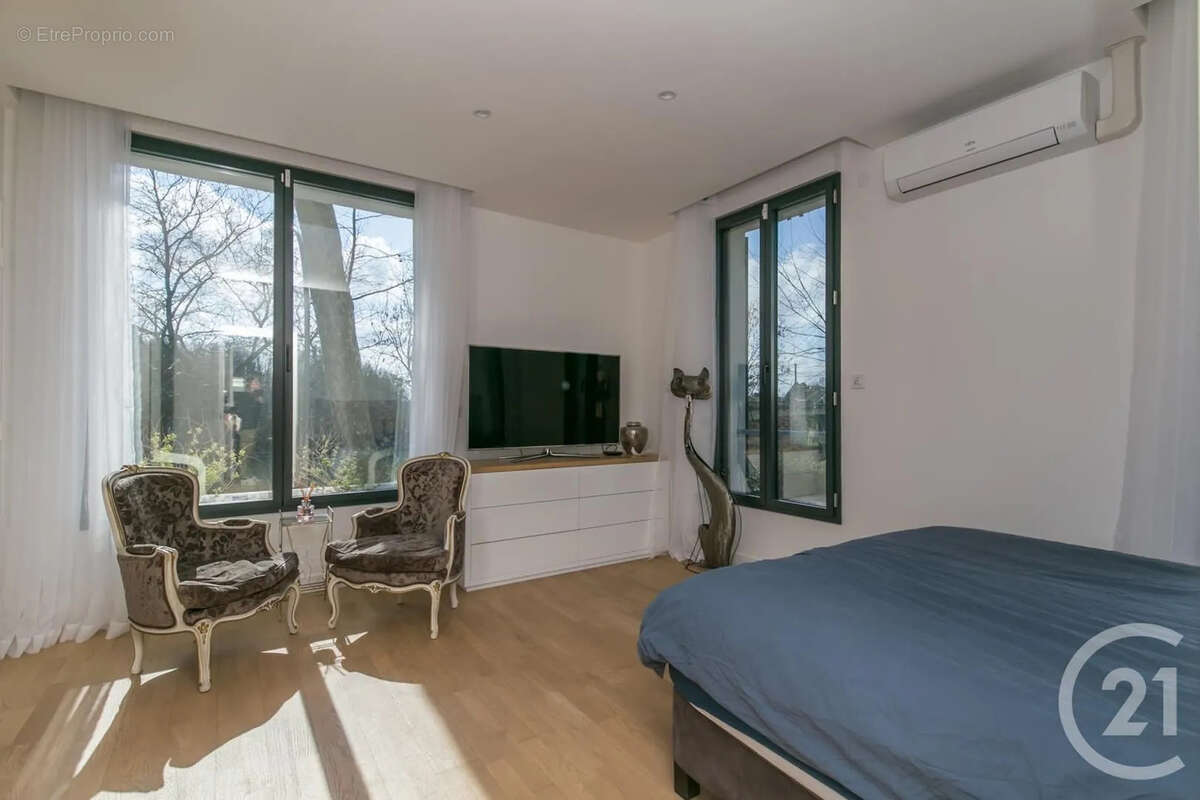 Maison à SAINT-MAUR-DES-FOSSES