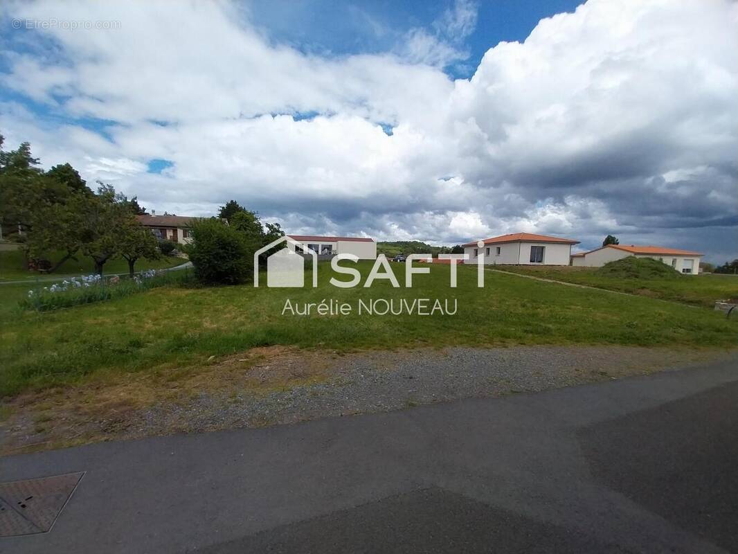 Photo 1 - Terrain à ARTONNE