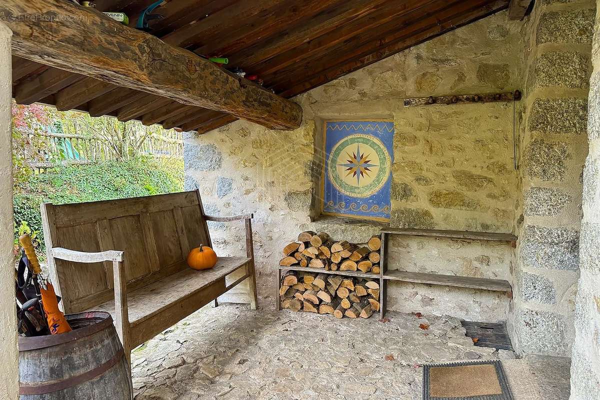 Maison à SAINT-LAURENT-DE-CERDANS