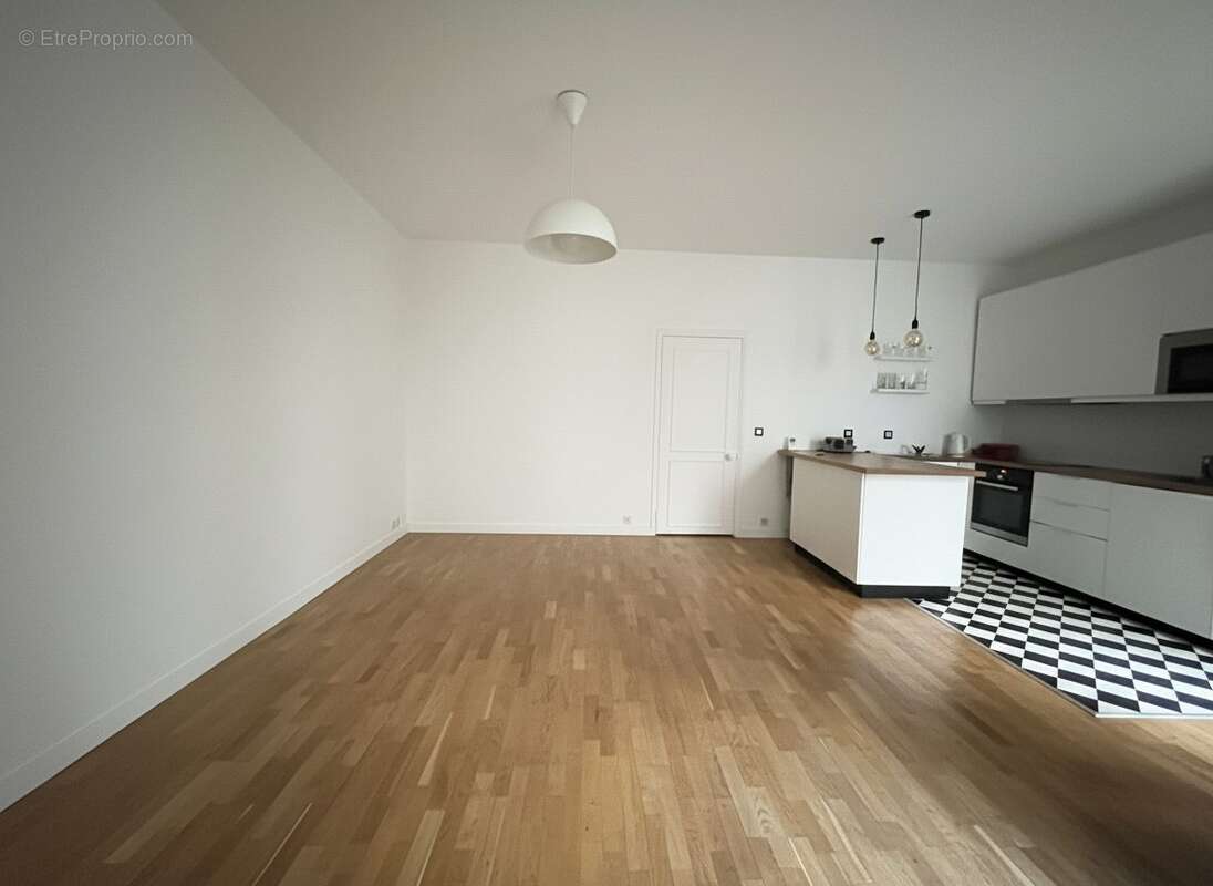 Appartement 44 m² à Paris-10e  - photo 2