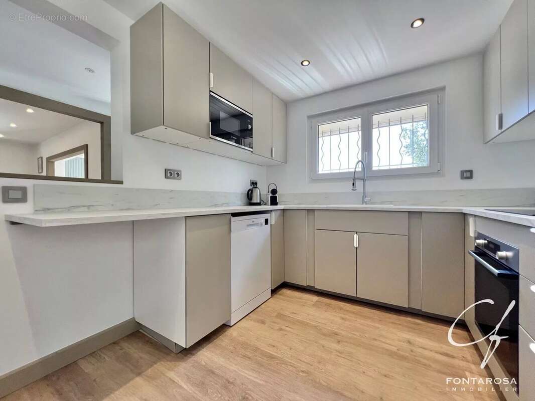 Maison à LES ISSAMBRES