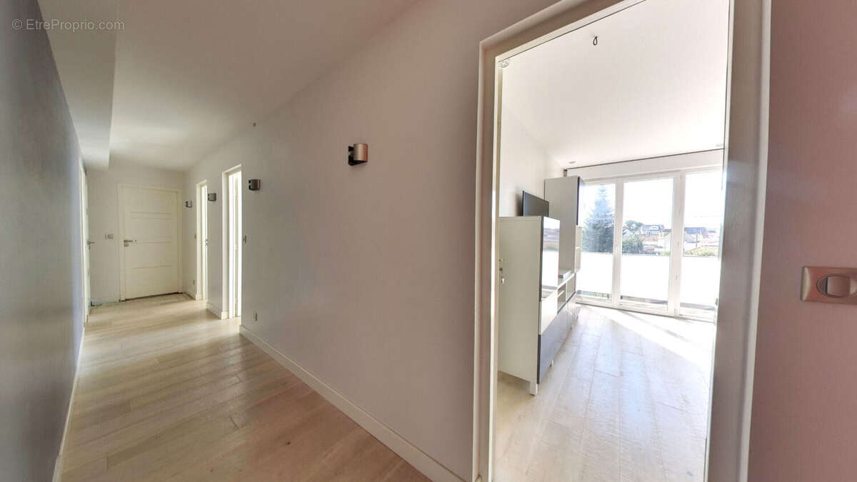 Maison à OZOIR-LA-FERRIERE