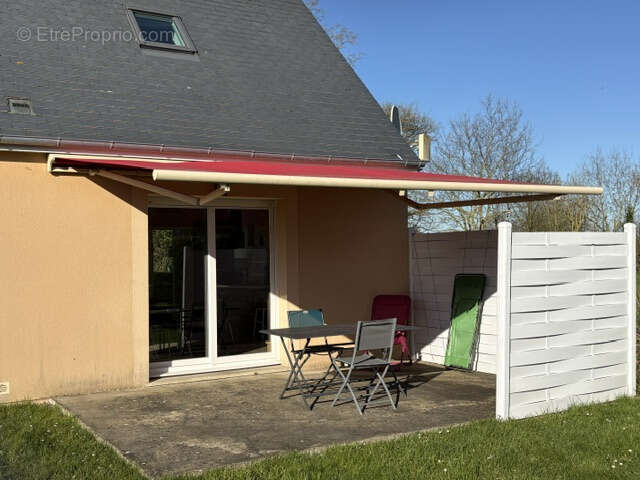 Maison à COLLEVILLE-SUR-MER