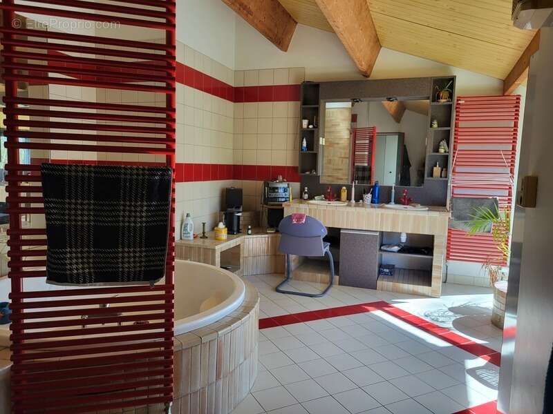 Maison à SAINT-LOUP-LAMAIRE