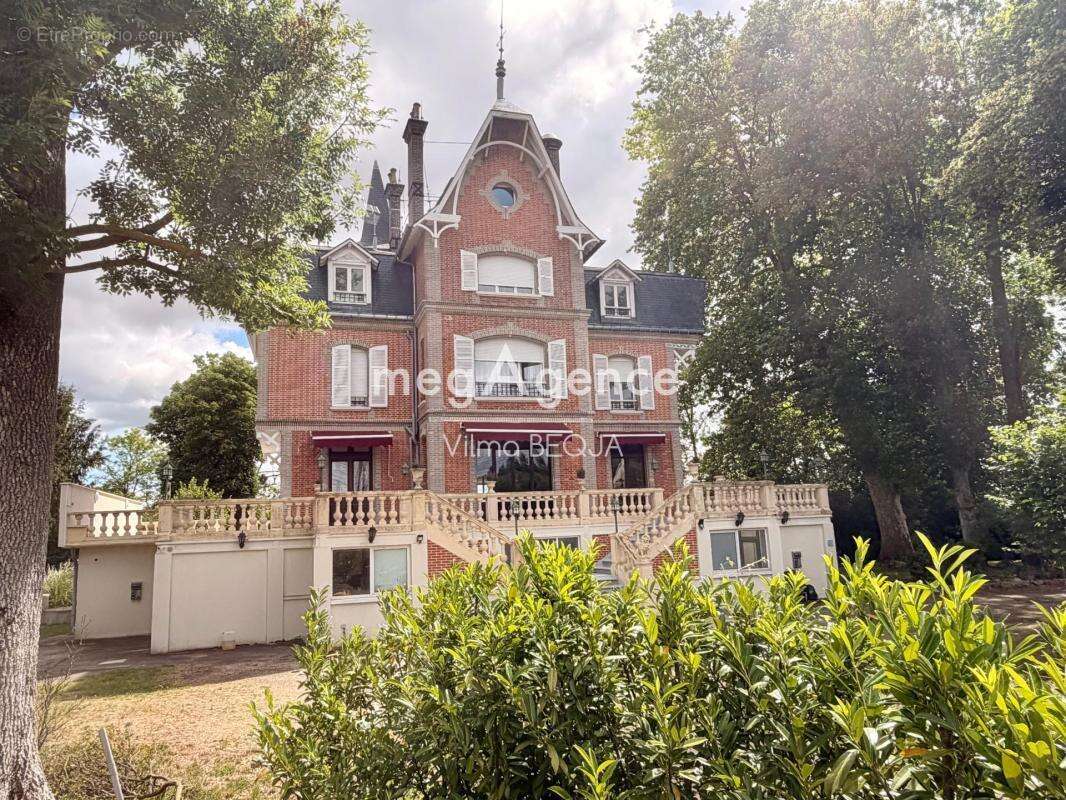 Propriété de caractère avec vue imprenable sur l’Yonne  - photo 20