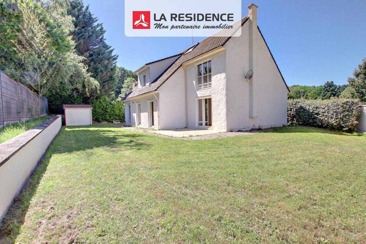 Maison 163 m² à Chevreuse  - photo 1