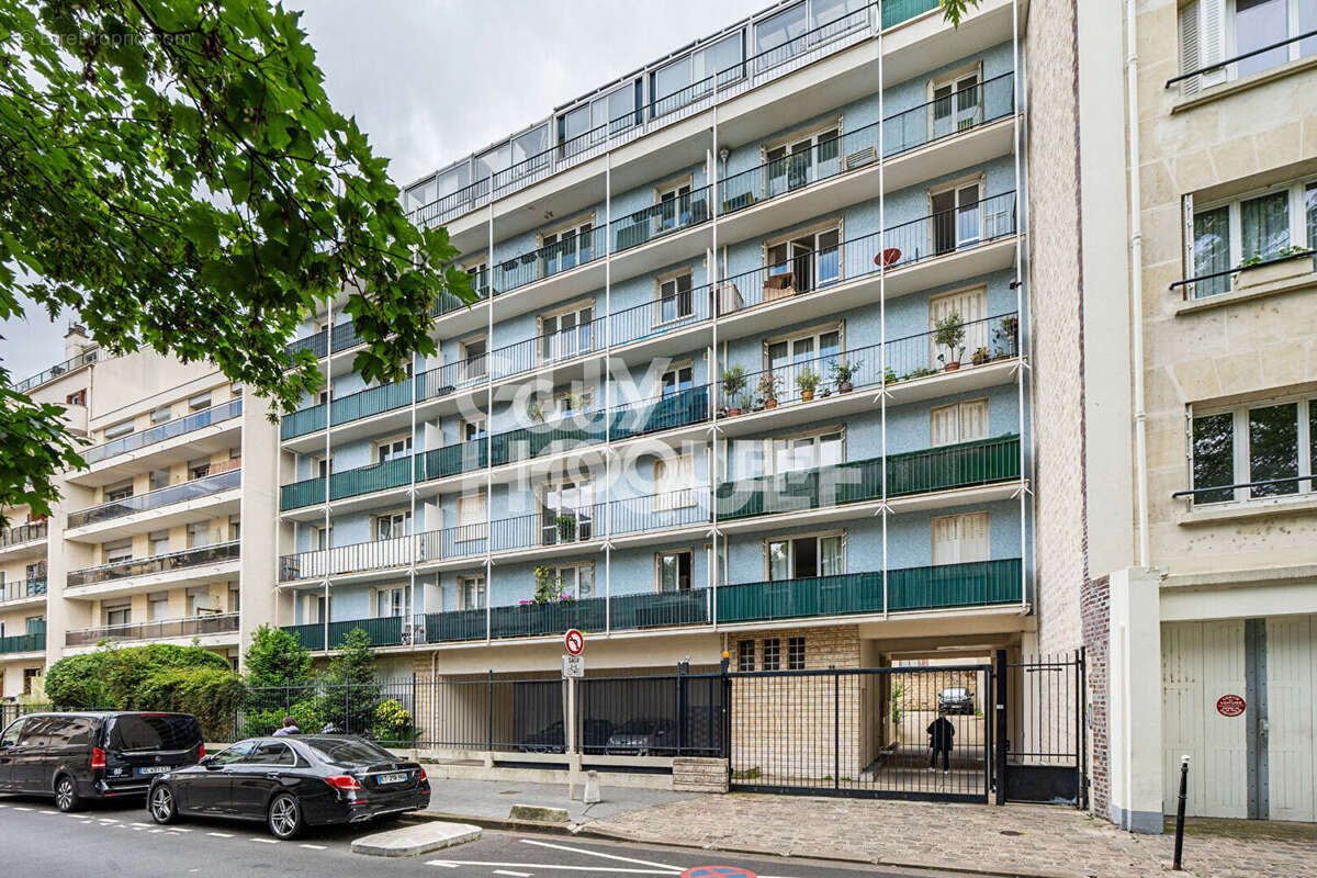 Appartement à COURBEVOIE