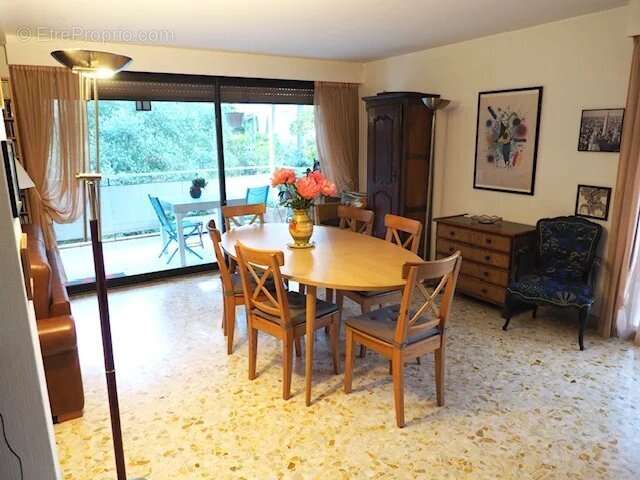 Appartement à LE CANNET