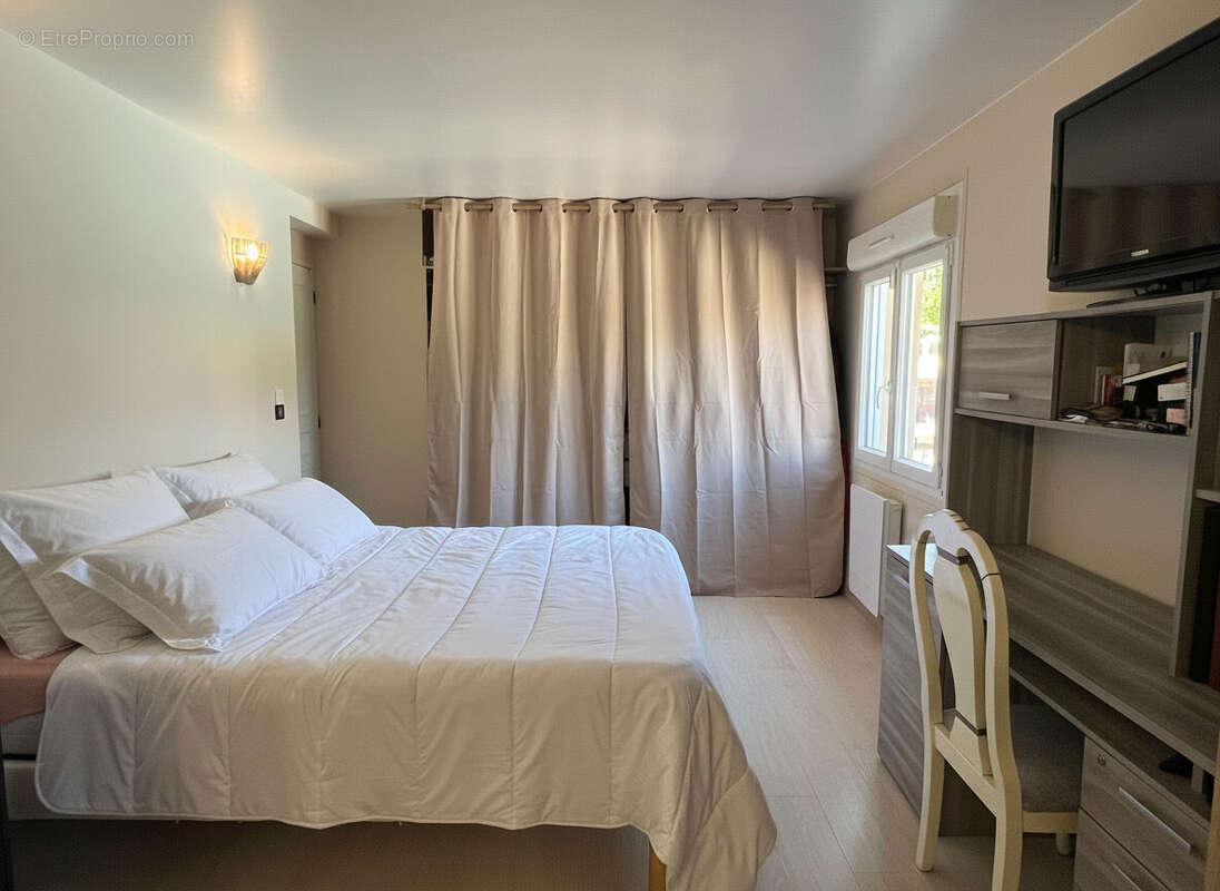 Maison à VILLENEUVE-LE-COMTE