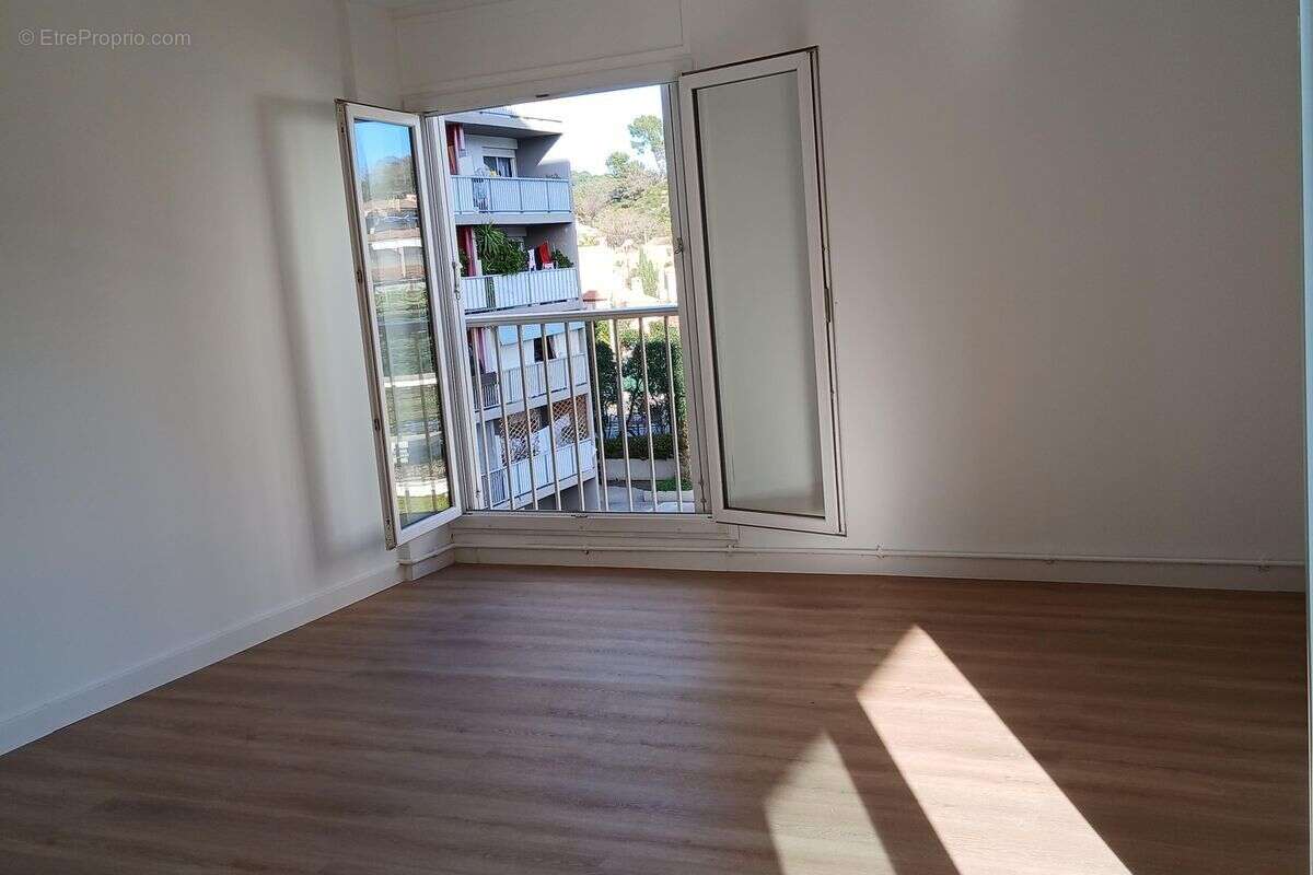 Appartement à MARSEILLE-11E