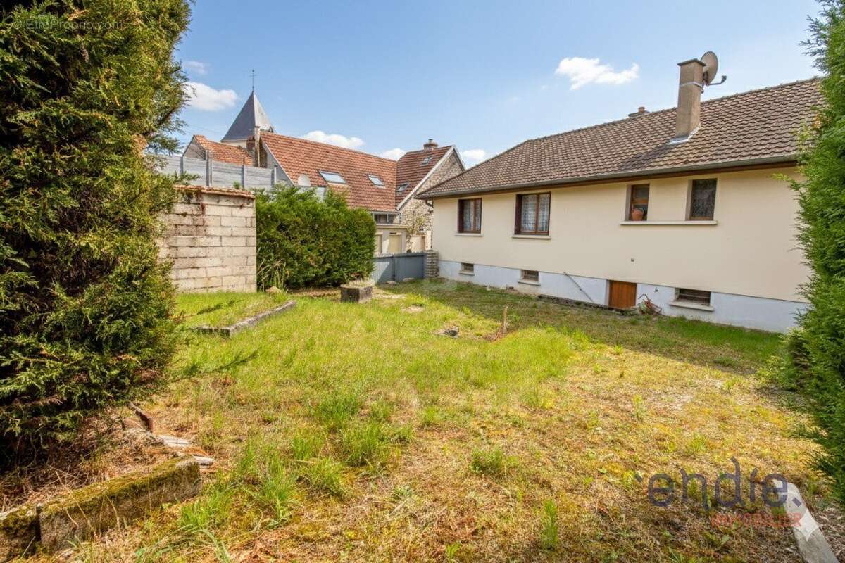 Maison à BOURBERAIN