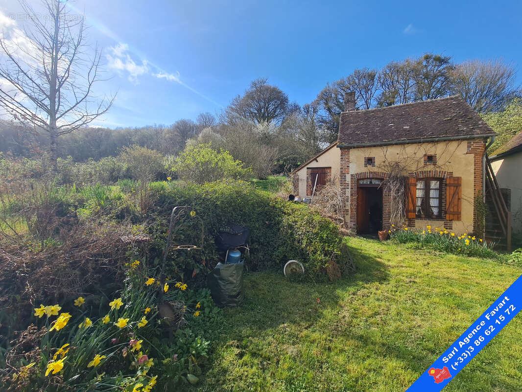 Maison à LA FERTE-LOUPIERE