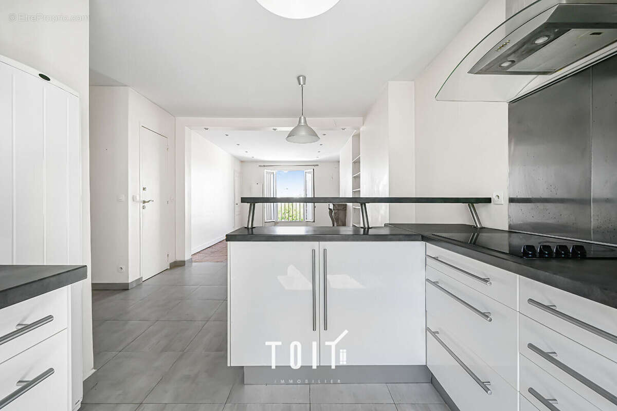 Appartement à PARIS-14E