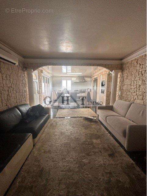 Commerce à BRIE-COMTE-ROBERT