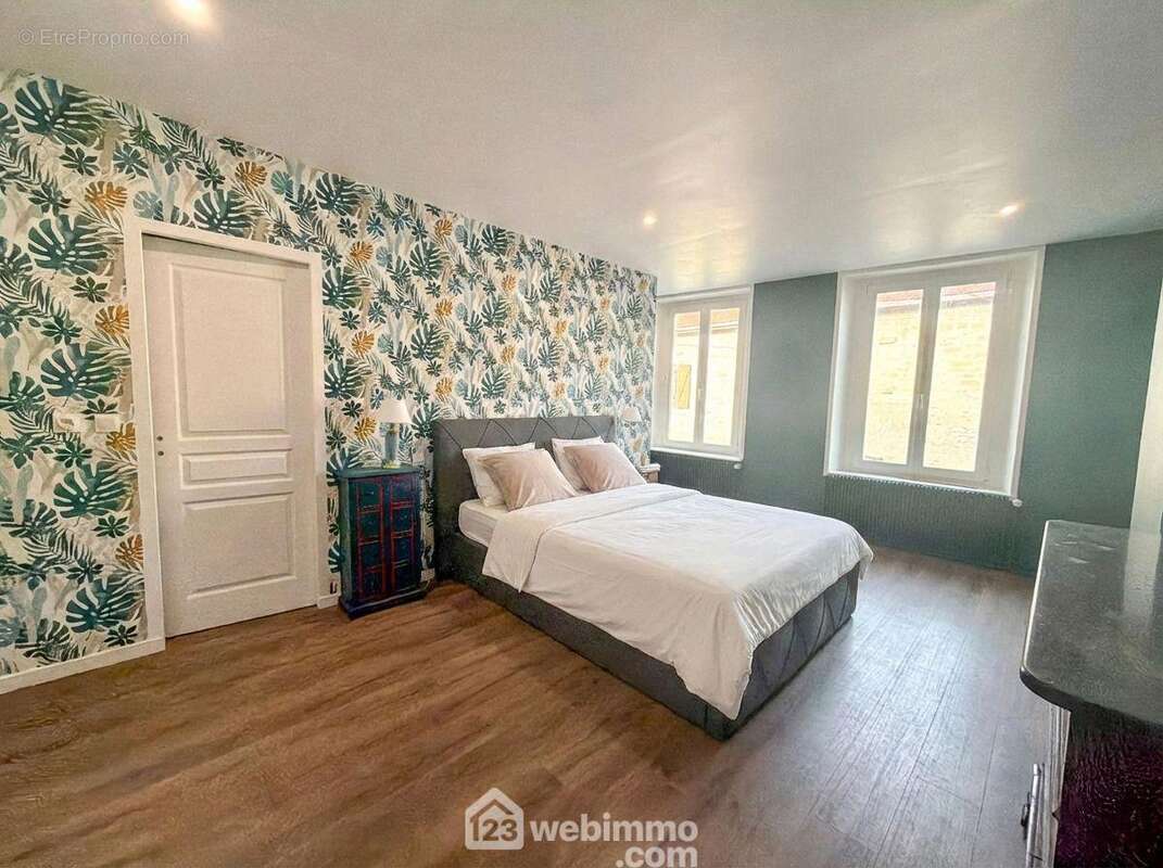 Chambre parentale - Maison à CUREL