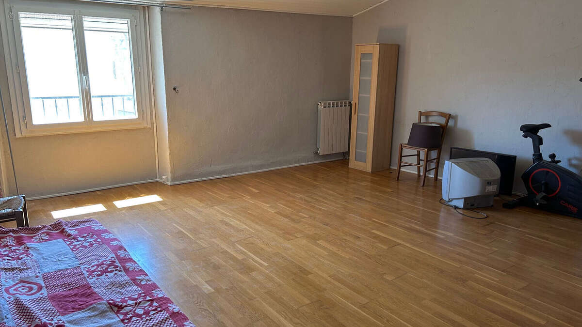 Maison à VILLEMOUSTAUSSOU