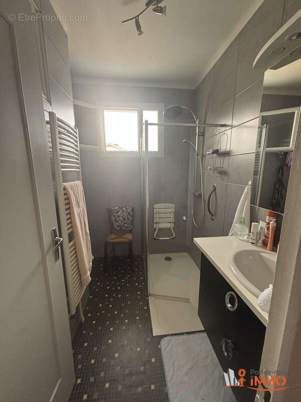 Maison 110 m² à Savigneux  - photo 9