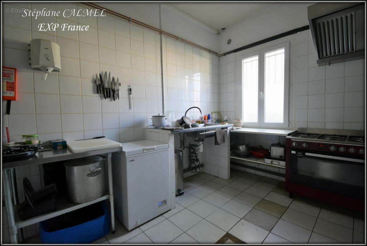 Commerce à LE BUISSON-DE-CADOUIN