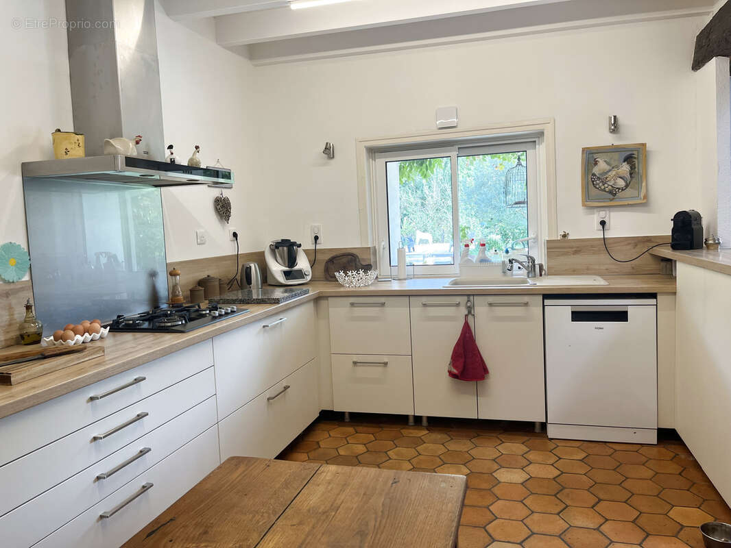 Maison à SAINT-LAURENT-DE-COGNAC